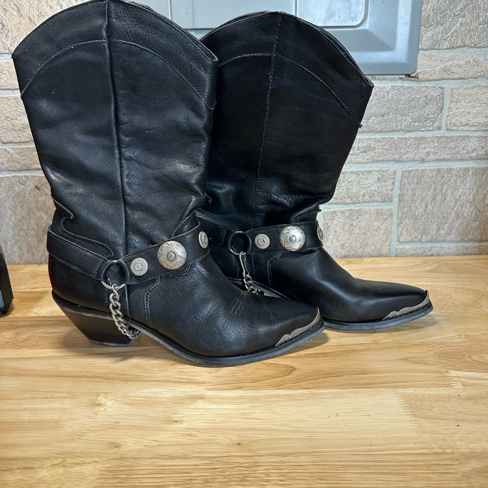 Code West western boots with concho size 8
